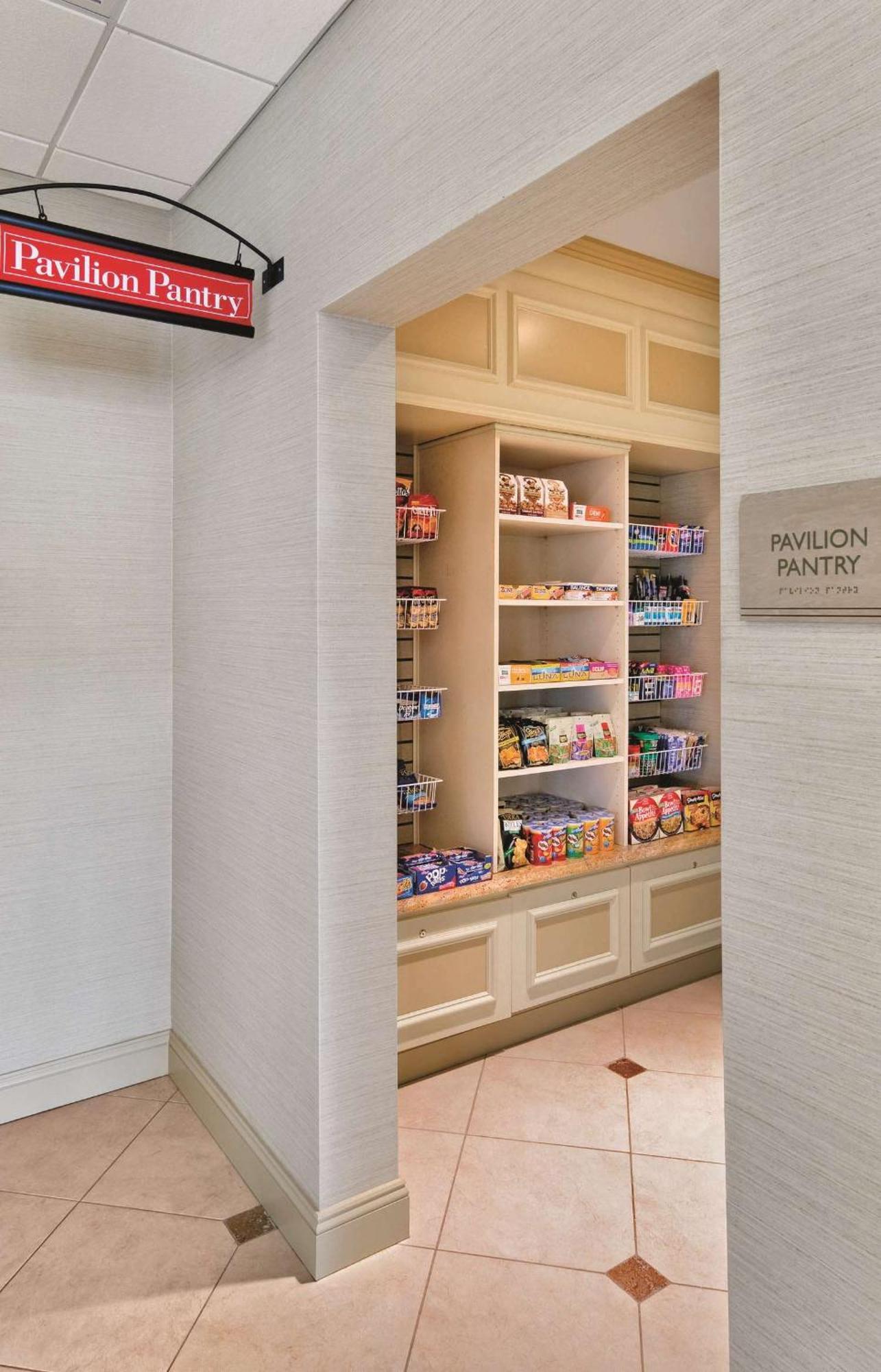 Hilton Garden Inn Lakewood Eksteriør billede