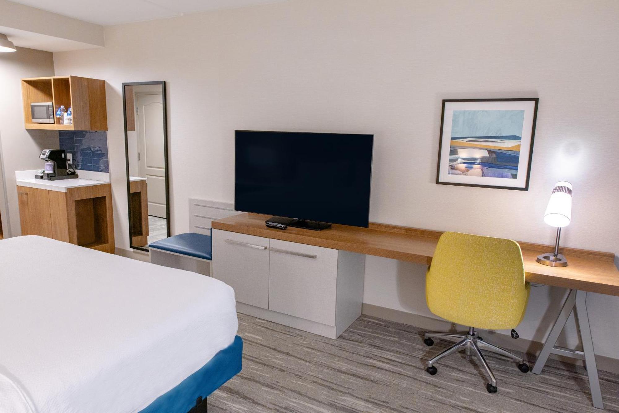 Hilton Garden Inn Lakewood Eksteriør billede