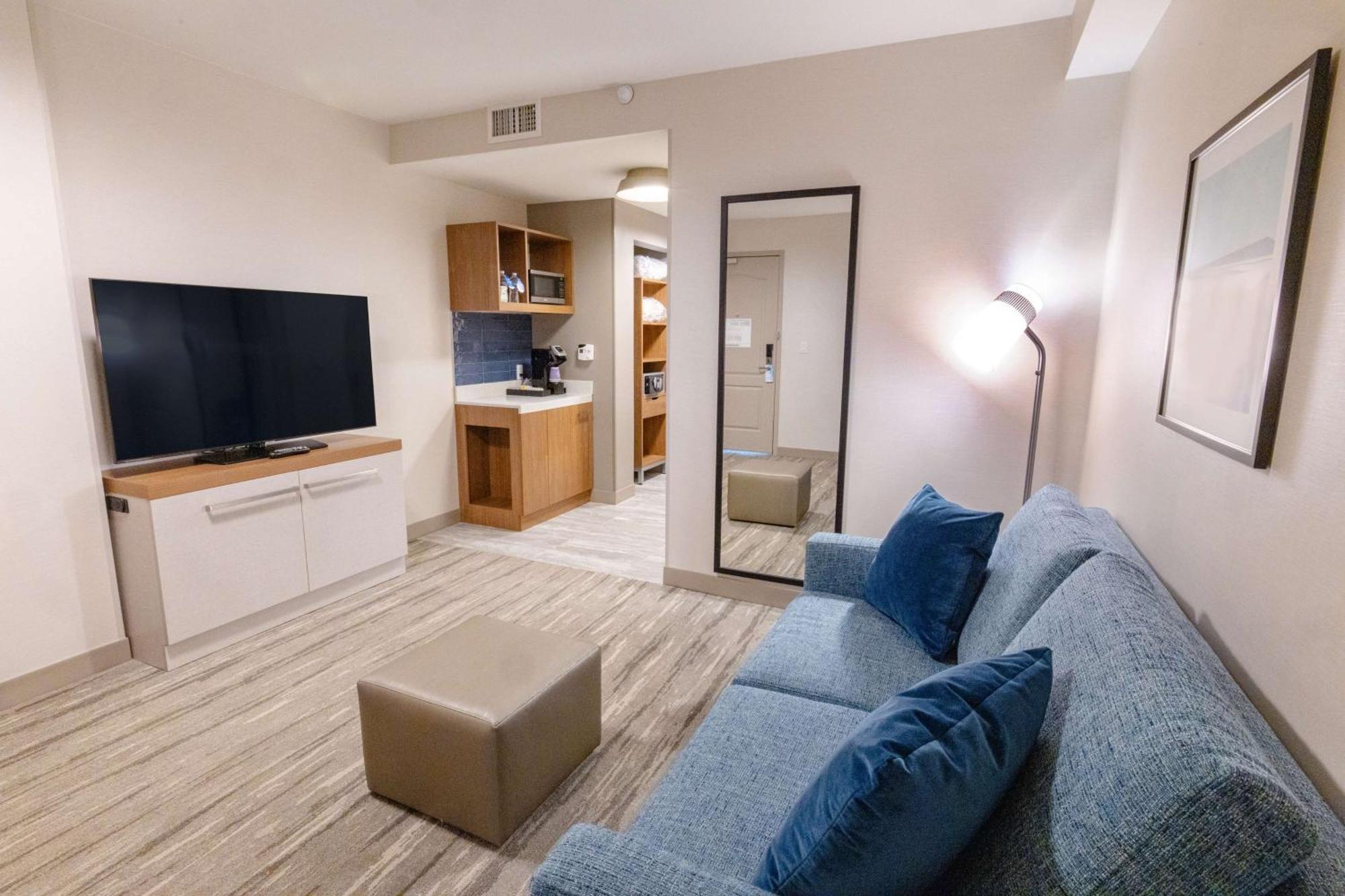 Hilton Garden Inn Lakewood Eksteriør billede